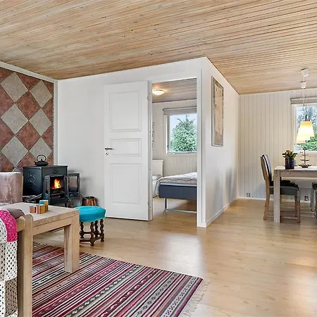 Two-bedroom Holiday In בית נופש